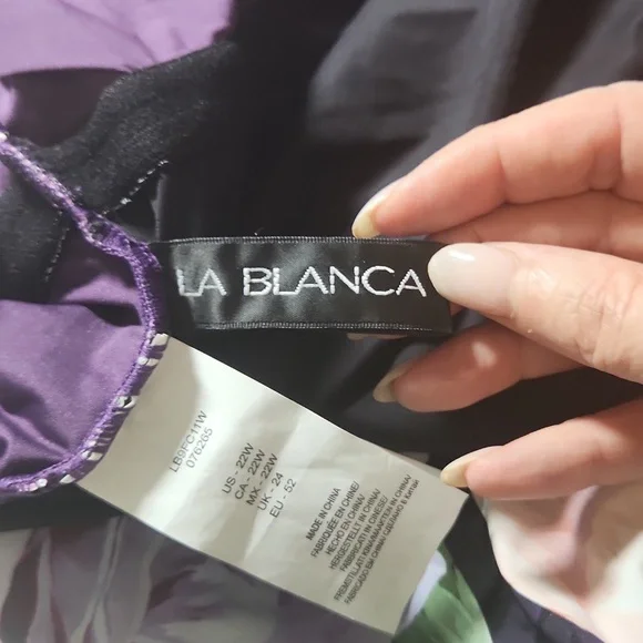 NWT LA BLANCA 22W one piece swimsuit purple with floral print - Picture 11 of 11